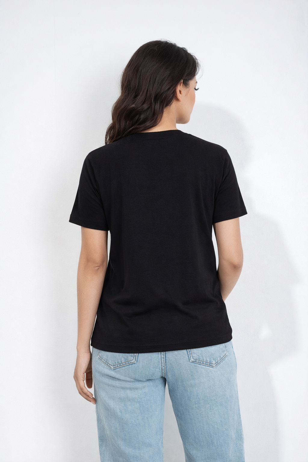 Gucci Black T-Shirt for Women - Image 2
